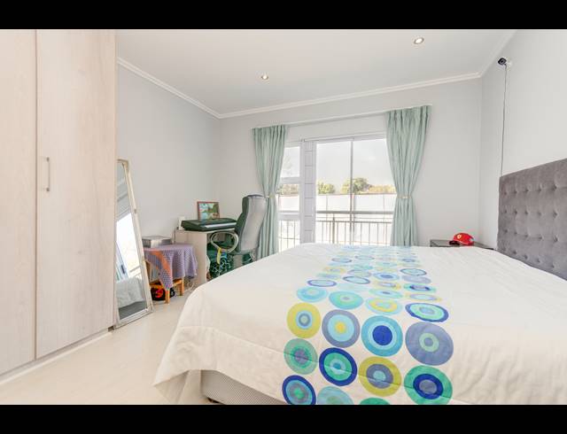 3 BEDROOM TOWNHOUSE FOR SALE IN BRYANSTON
